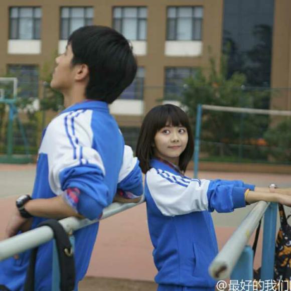 耿耿于怀,青春时光的记忆回响与永恒情感。