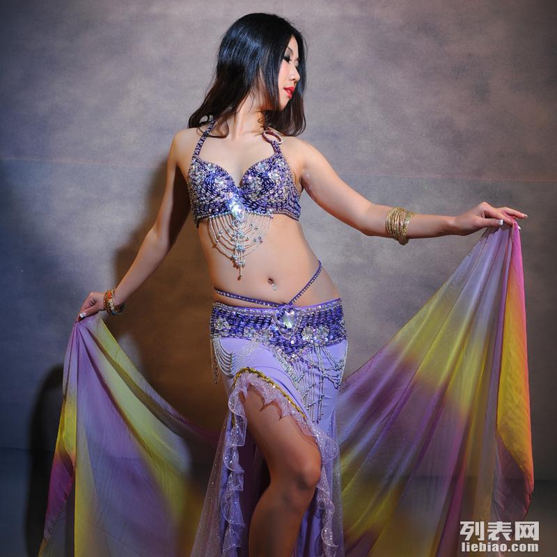 肚皮舞演员小花的生活趣事与日常风采