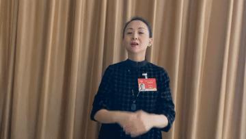 邰丽华的舞者之路,近期动态与自信成就的光芒