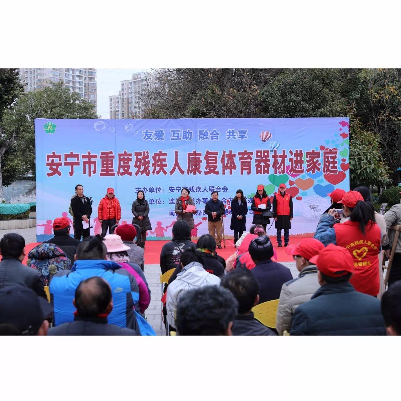 王梅广场舞新作,王梅广场舞新作,小巷深处的特色小店探秘