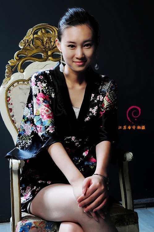 秋霞网最新网站，科技重塑视界下的犯罪风险与娱乐盛宴的挑战